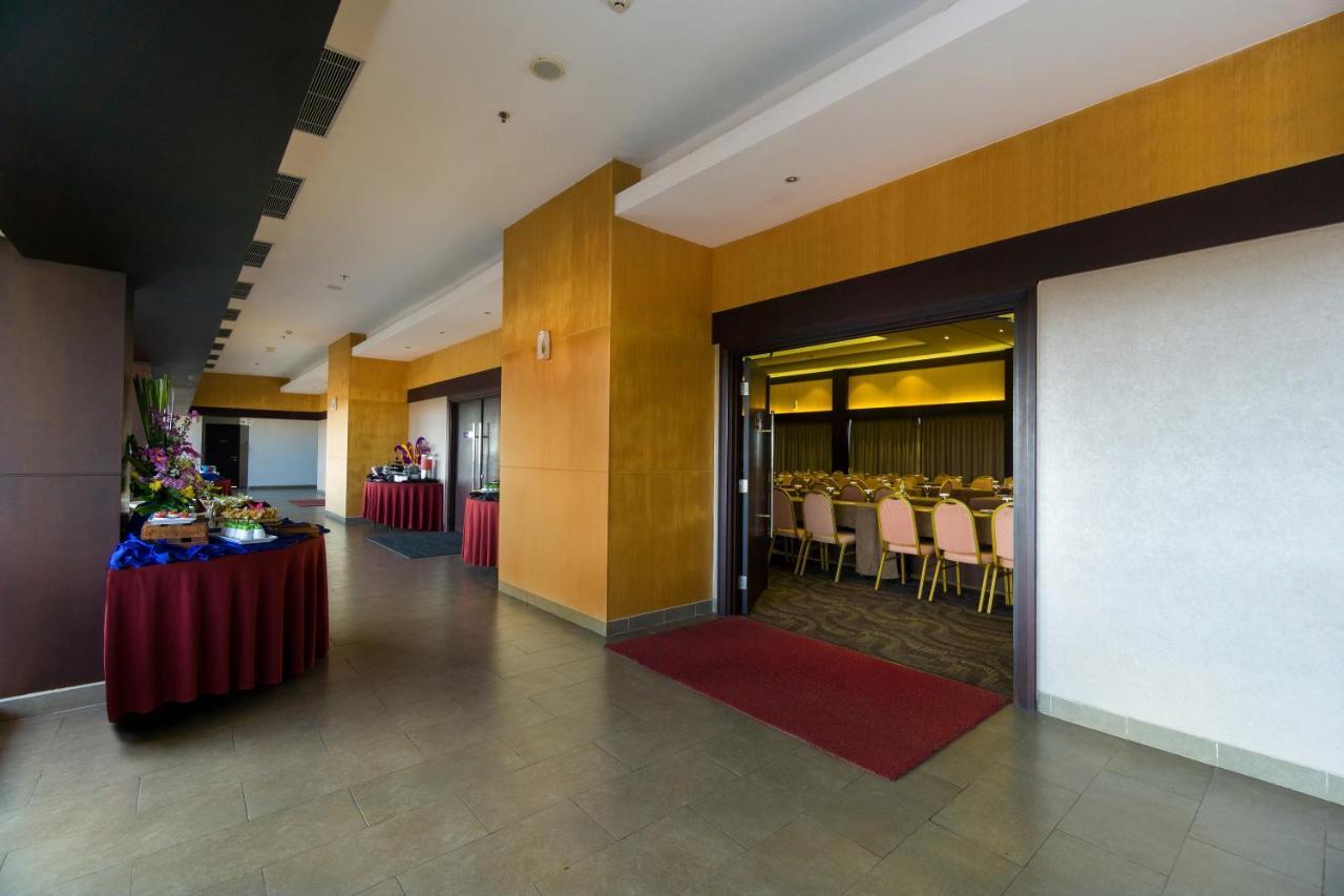 Quest Hotel Kuta By Aston Ngoại thất bức ảnh