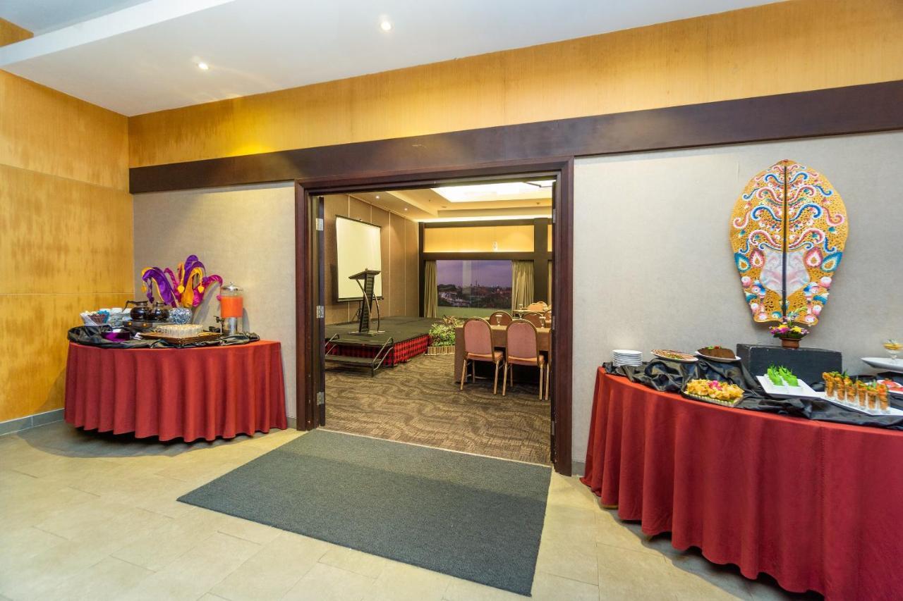 Quest Hotel Kuta By Aston Ngoại thất bức ảnh