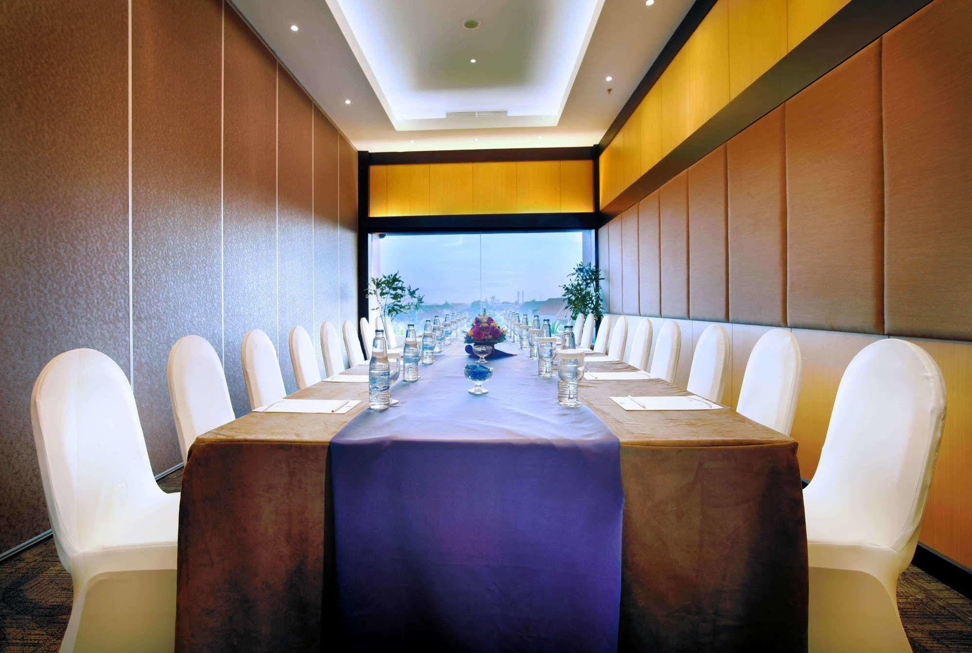 Quest Hotel Kuta By Aston Ngoại thất bức ảnh
