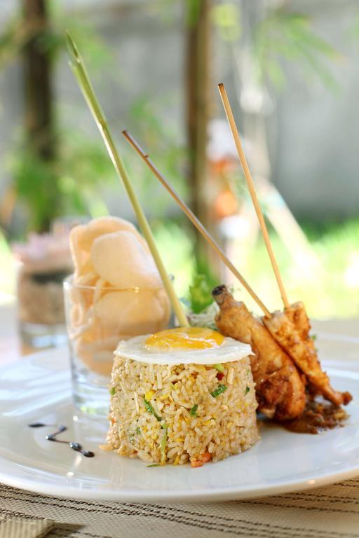 Quest Hotel Kuta By Aston Ngoại thất bức ảnh
